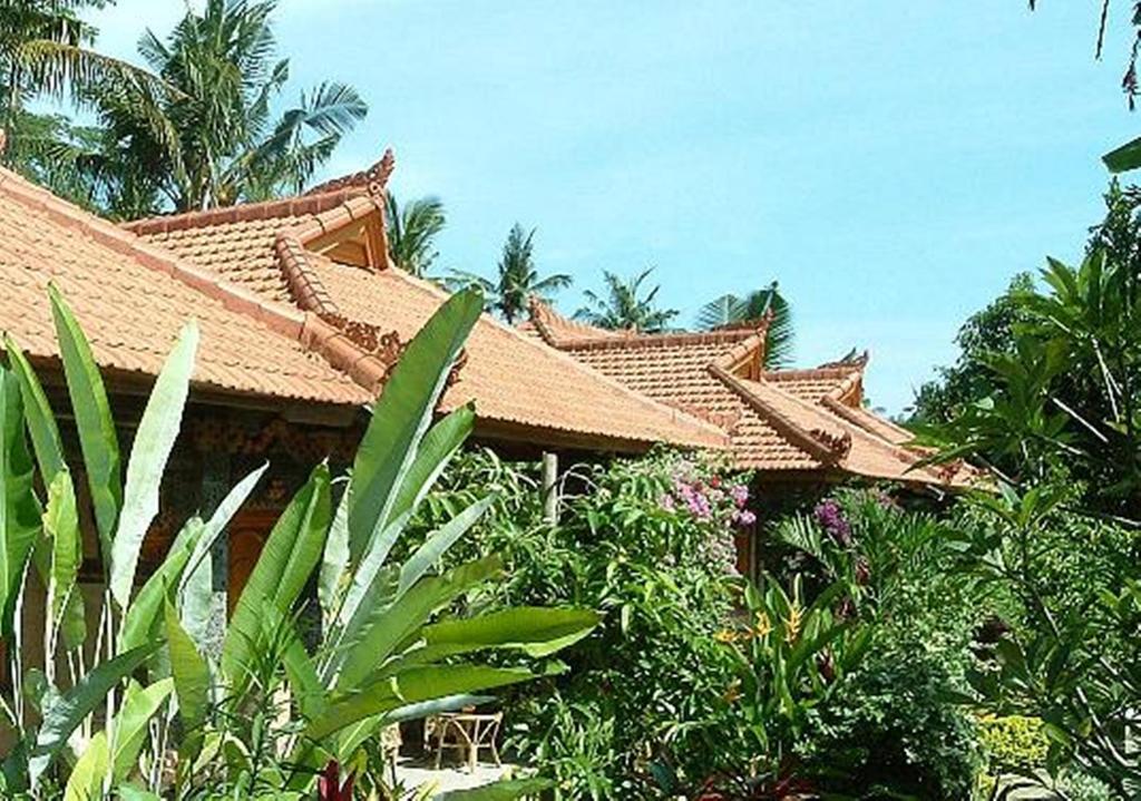 Sawah Lovina Hotel Exterior photo
