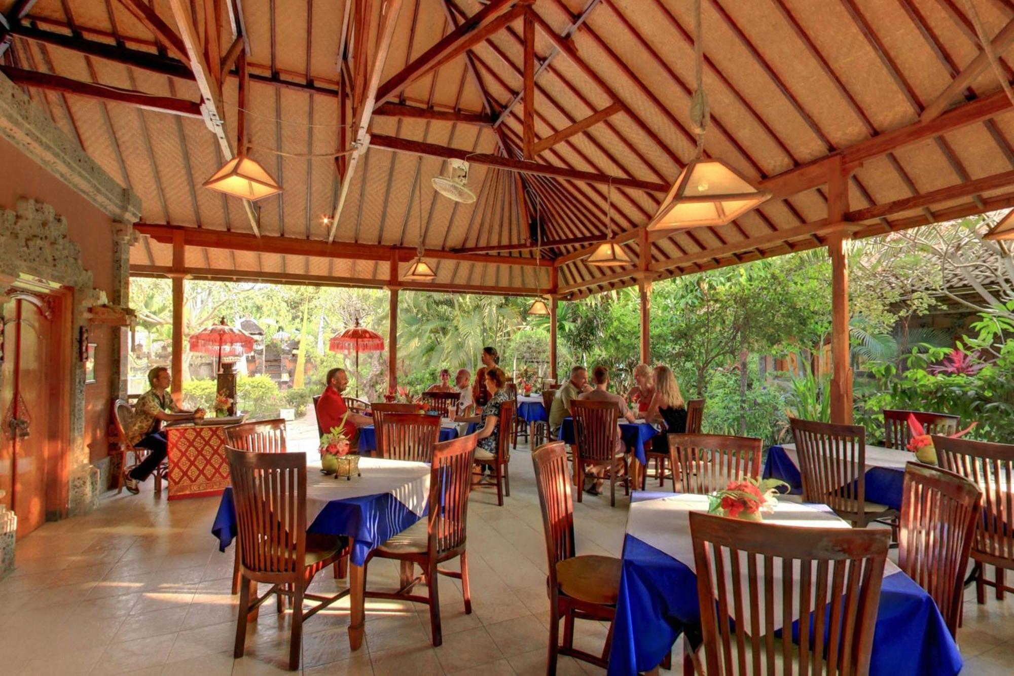 Sawah Lovina Hotel Exterior photo