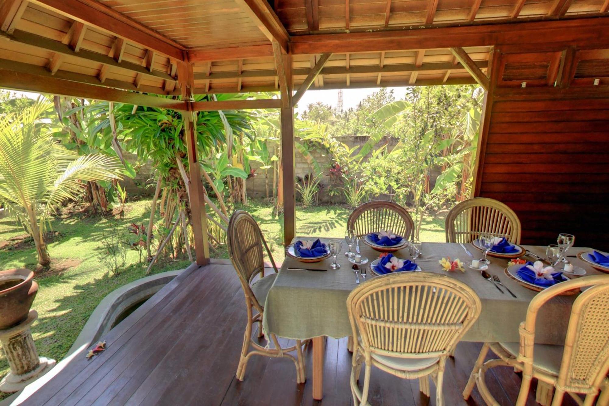 Sawah Lovina Hotel Exterior photo