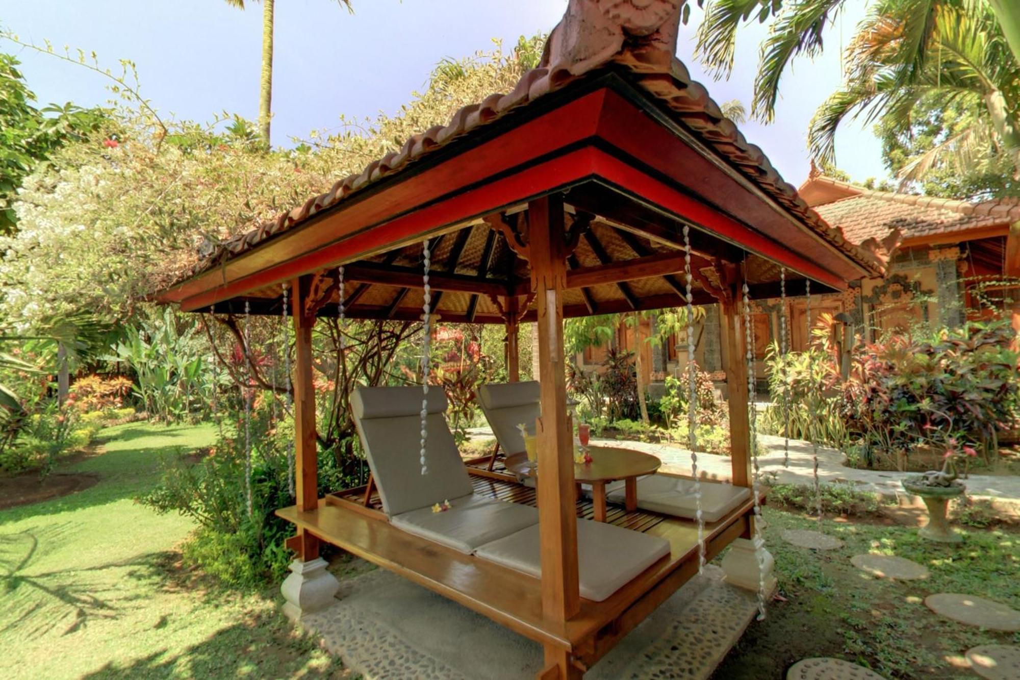 Sawah Lovina Hotel Exterior photo